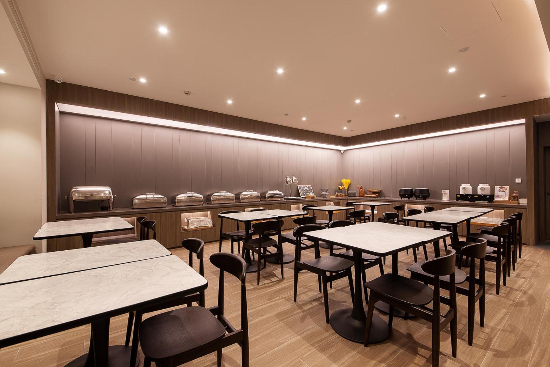 Hanting Lujiazui Pudong South Road Hotel 2*