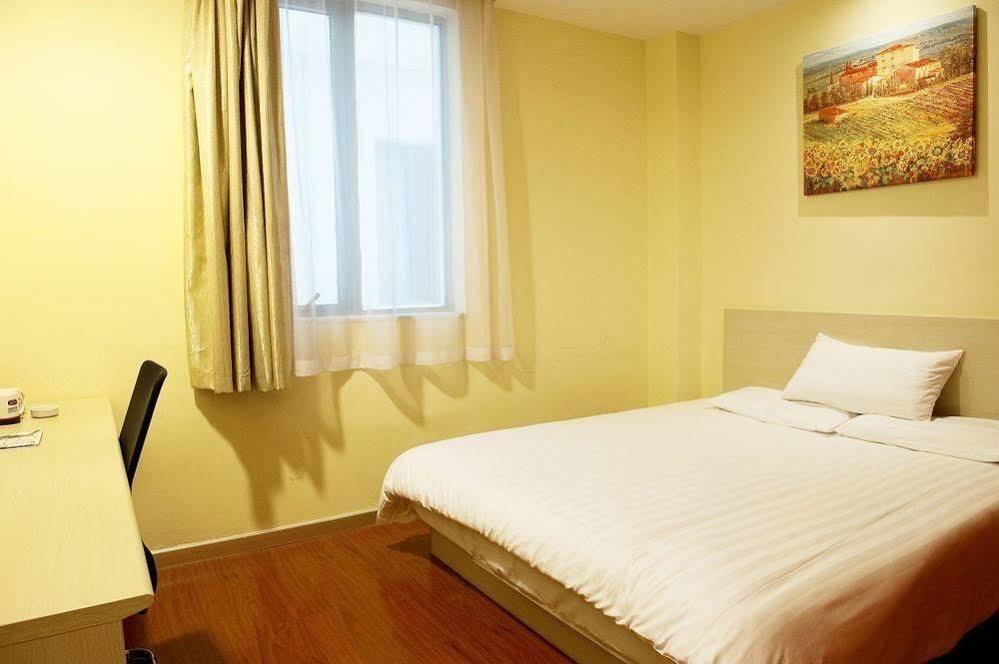 Hotel Hanting Lujiazui Pudong South Road